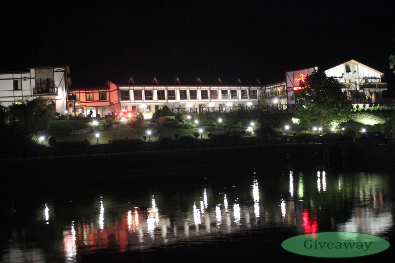 Mishyn-City Hotel Dobrovlyany ภายนอก รูปภาพ