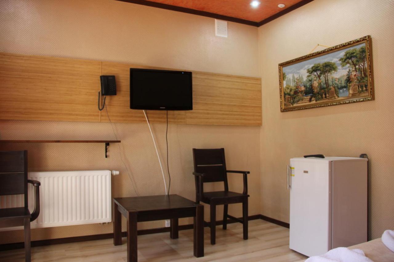 Mishyn-City Hotel Dobrovlyany ภายนอก รูปภาพ