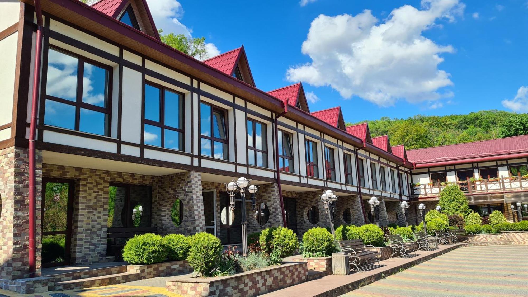 Mishyn-City Hotel Dobrovlyany ภายนอก รูปภาพ