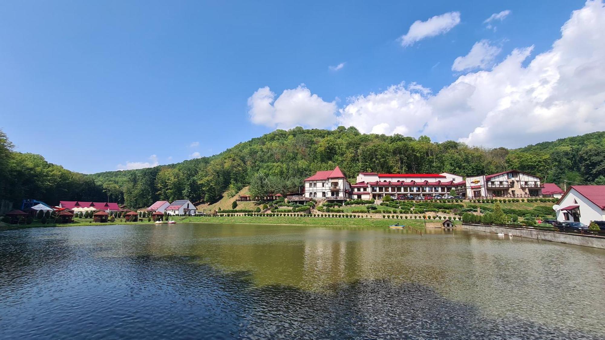 Mishyn-City Hotel Dobrovlyany ภายนอก รูปภาพ