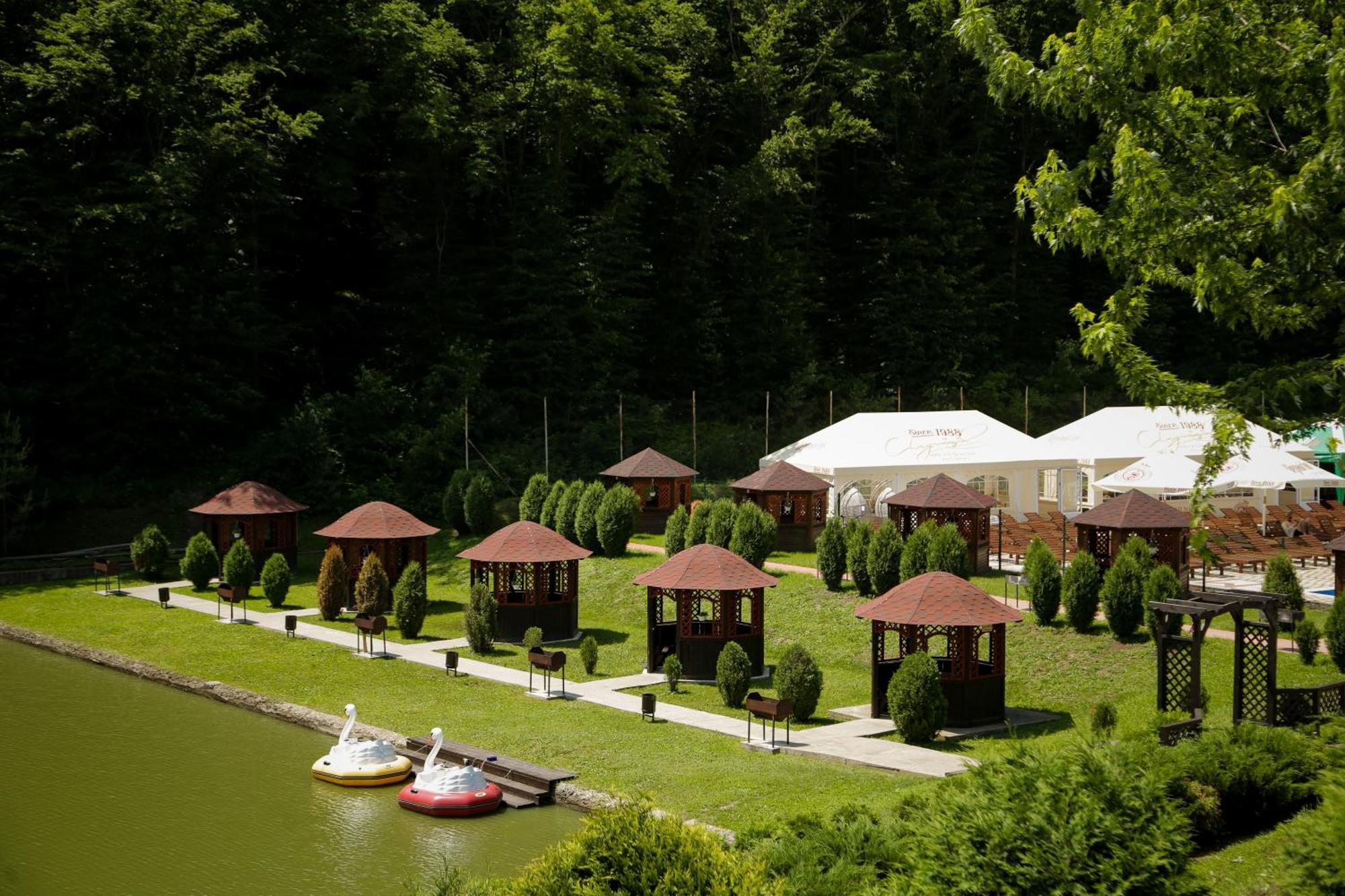 Mishyn-City Hotel Dobrovlyany ภายนอก รูปภาพ